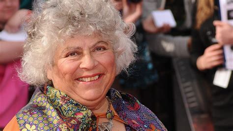 miriam nackt|Miriam Margolyes, 82, poses naked in jaw